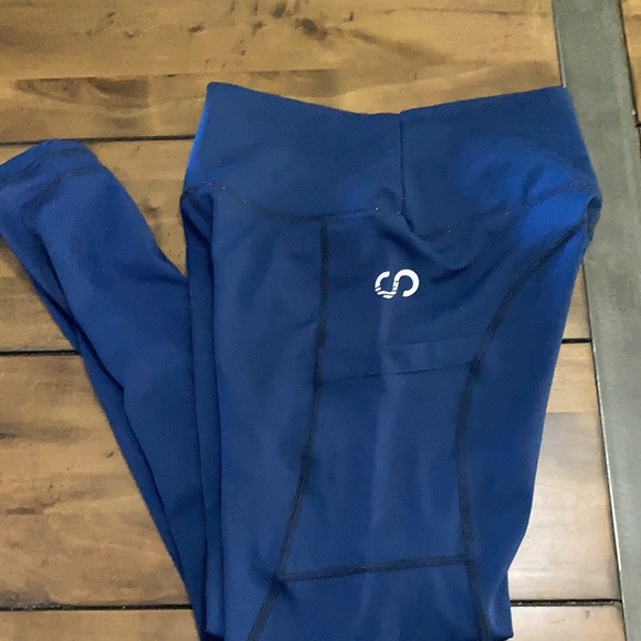 Active wear leggings - Picture 3 of 4